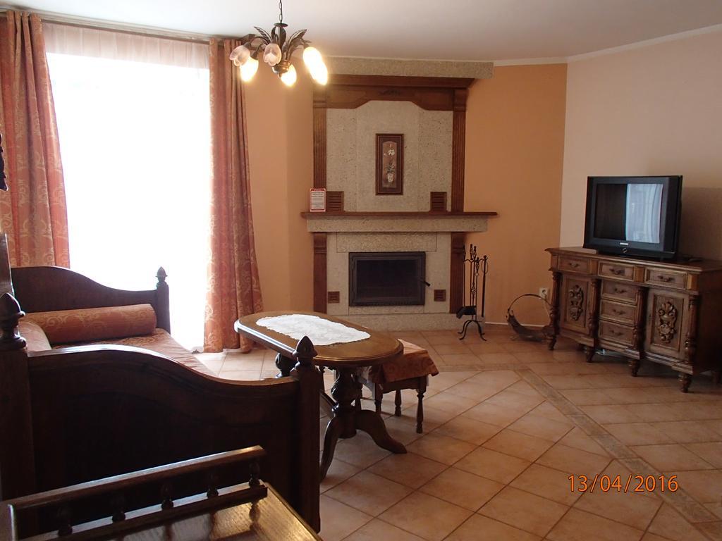 Pension Magnolia Тренчин Экстерьер фото