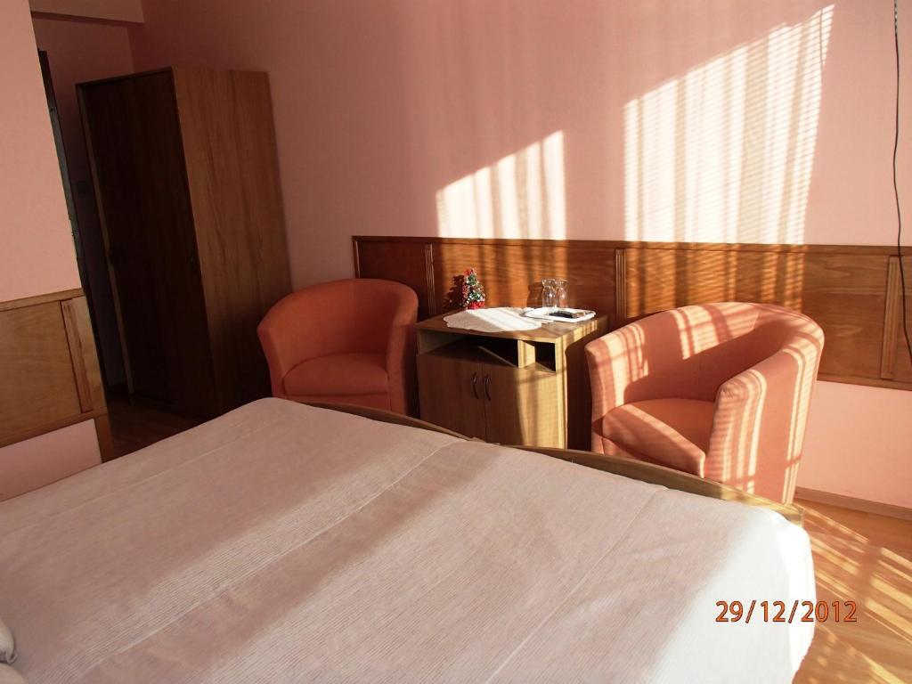 Pension Magnolia Тренчин Экстерьер фото