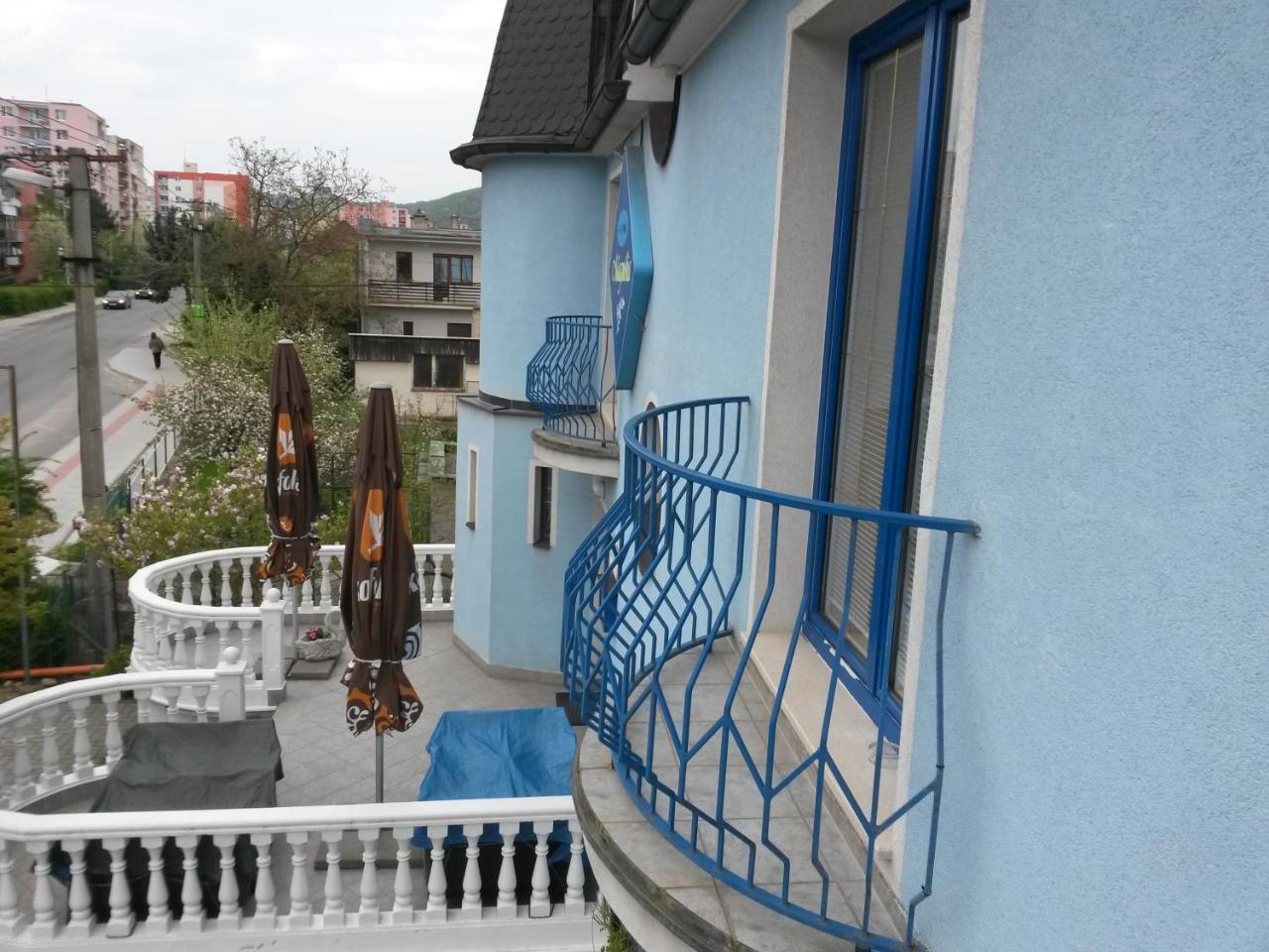 Pension Magnolia Тренчин Экстерьер фото